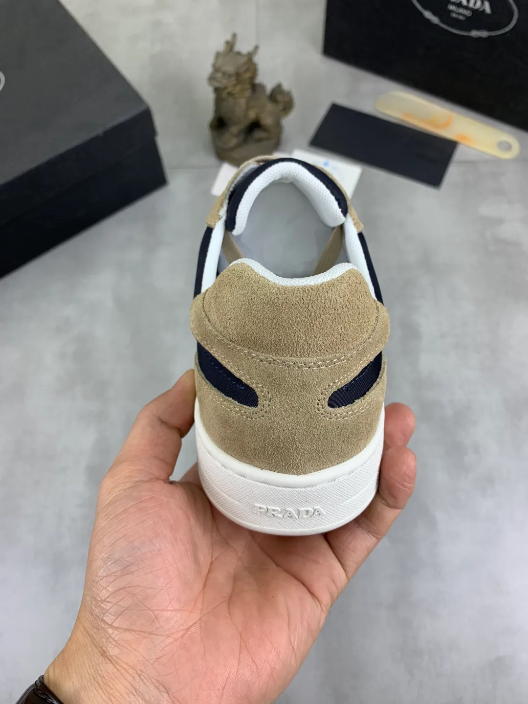 Men's Men's Shoes💰P440💰[New Style] The latest classic model of high-quality PRADA breathable and comfortable men's shoes has been launched on the official website in 1:1 reproduction, synchronized in Hong Kong counters and on the same catwalk; all made of calfskin with breathable mesh fabric ➕Imported soft and comfortable sheep Leather lining, 🍡🍡original 1:1 rubber outsole, non-slip and wear-resistant; comfortable to wear, attractive style, fine workmanship, and simple and neat shoe last, showing a man's courage and toughness, 👍size 38 to 44; 5️⃣colors🉑️ to choose from